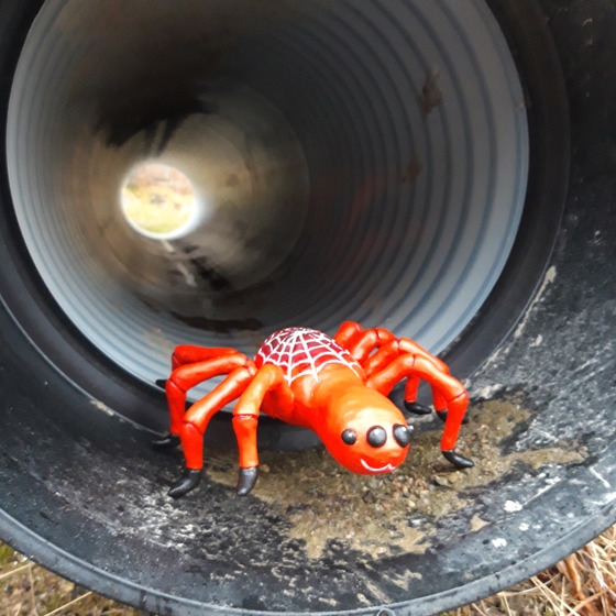 Spindeln står i ett rör.